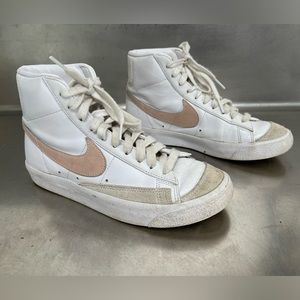 Nike Women’s White and Pink Blazer High Top Sneakers - Size 7 - VGUC